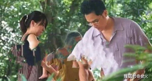 娱乐吃瓜男隐婚,娱乐吃瓜男背后的婚姻真相